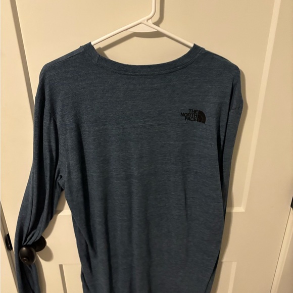 North face long sleeve - Picture 3 of 3